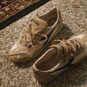 Sneakers tan and blue diadora